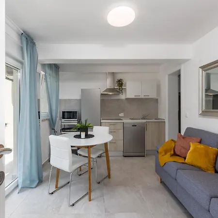 Apartment In Croatia Near The Adriatic Coast *