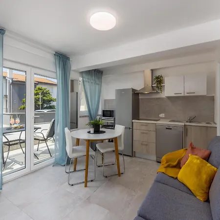 Apartment In Croatia Near The Adriatic Coast *